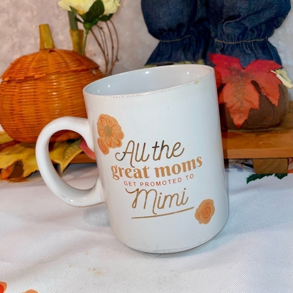 NWOT CERAMIC MIMI COFFEE MUG. MOTHERS GET PROMOTED TO MIMI MUG. ArtDeco MIMIMUG.
